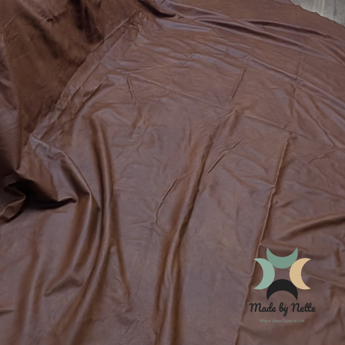 Caramel brown Italian leather hide for bespoke handmade bags – Made by Nette